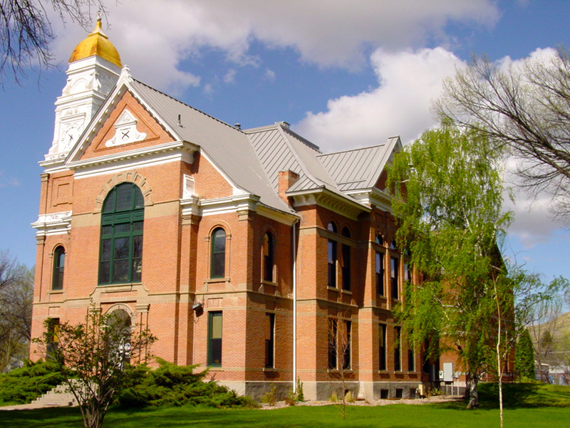 chouteau county courthouse